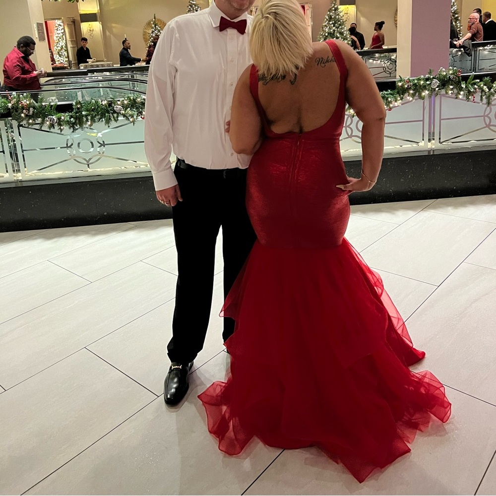 Formal show stopper red dress